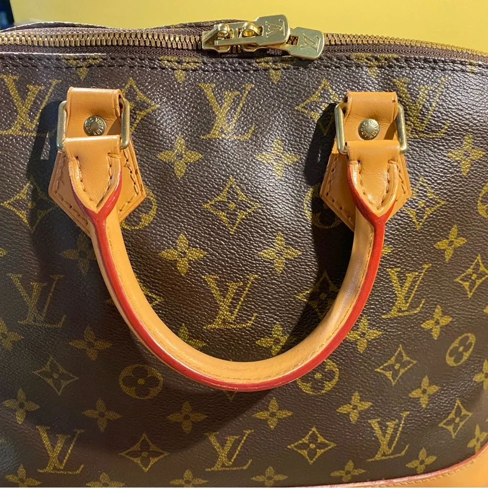 Louis Vuitton Alma PM - Picture 5 of 16